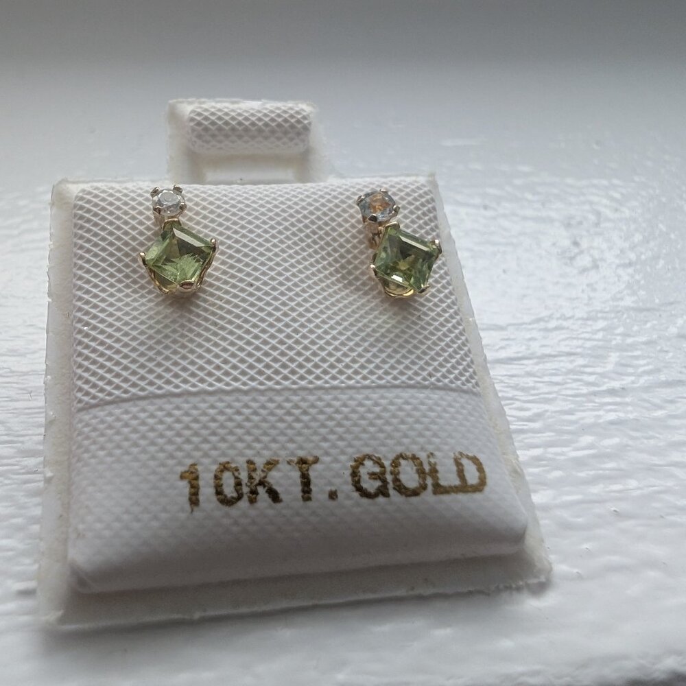 Brand New 10K Yellow Gold Diamond & Peridot Earrings For Sale